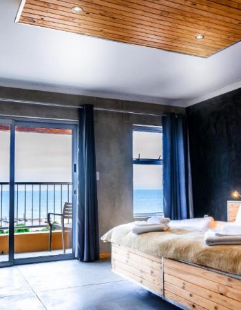 A la Mer Hotel