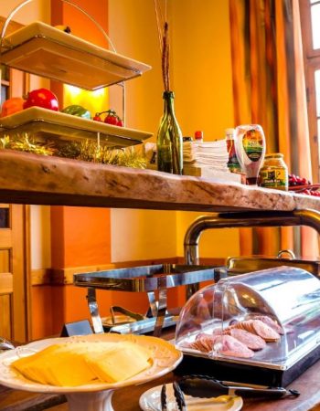 A la Mer Hotel