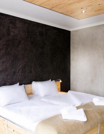 A la Mer Hotel