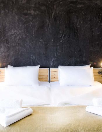 A la Mer Hotel